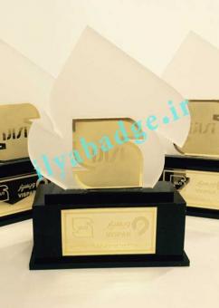 طراحی وساخت تندیس های فلزی وپلکسی