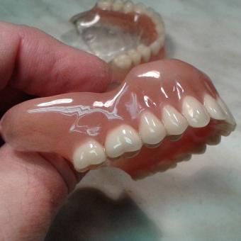خدمات دندانپزشکی و دندانسازی